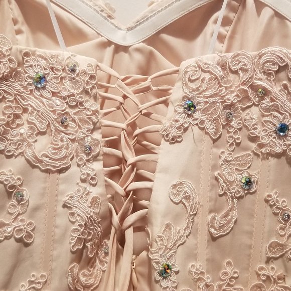 Girls lace up dress with rhinestones - Picture 4 of 6